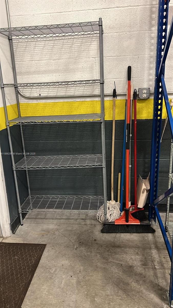 150  /   sq. ft. $ 2025-08-27 0 Photo