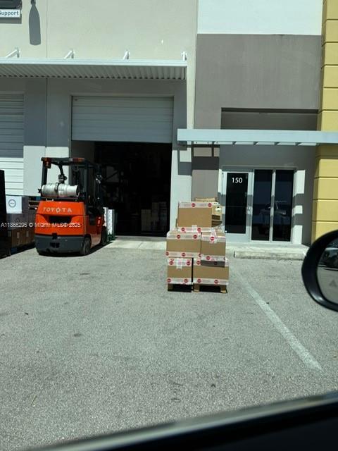 150  /   sq. ft. $ 2025-08-27 0 Photo