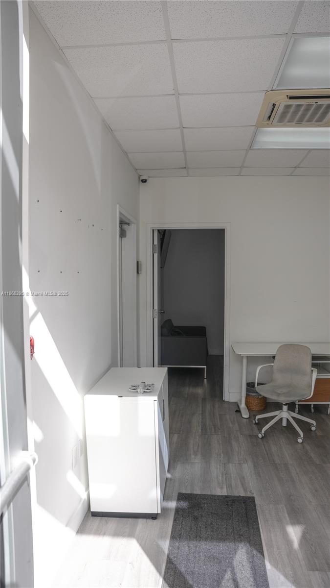 150  /   sq. ft. $ 2025-10-07 0 Photo