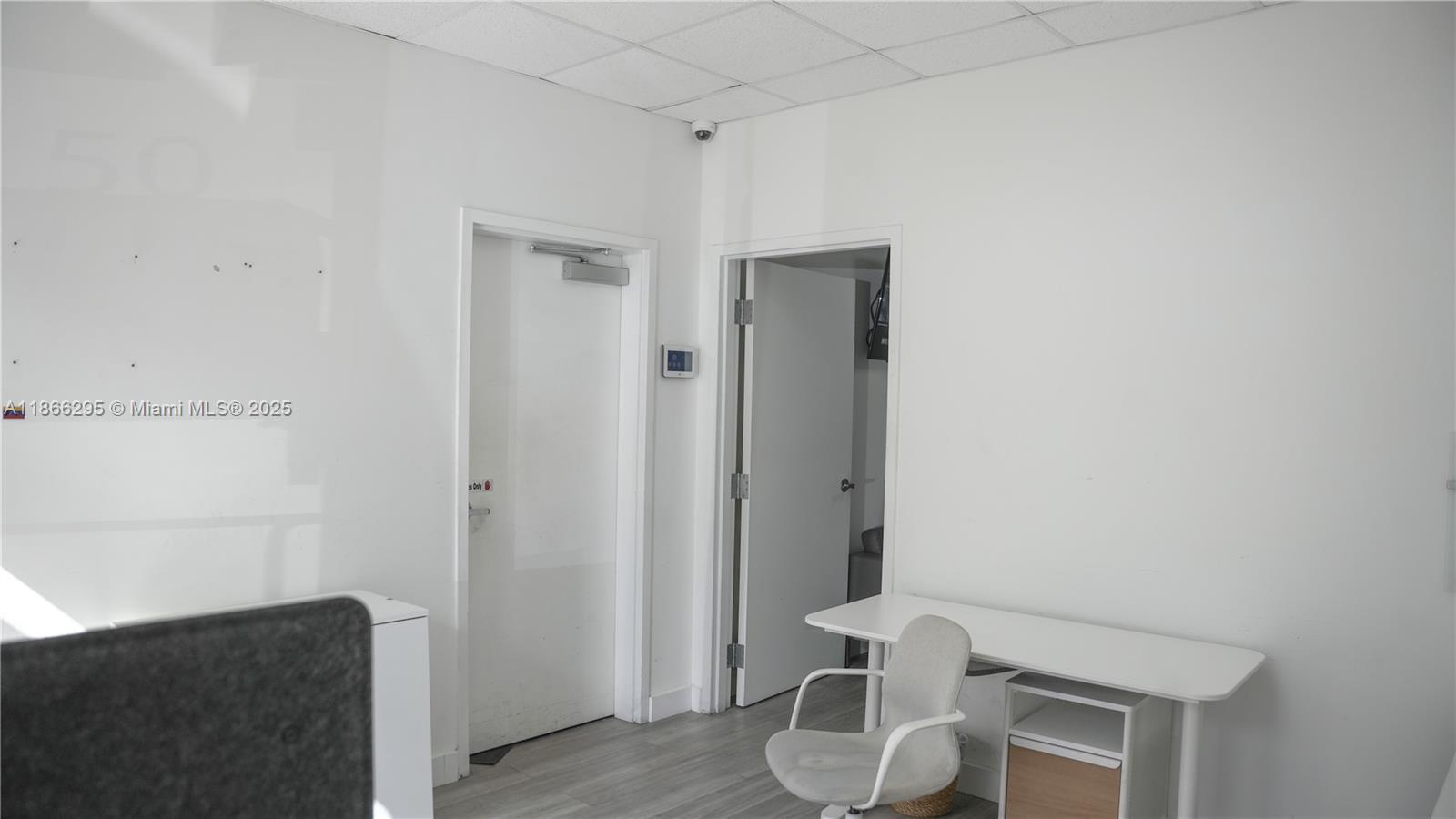 150  /   sq. ft. $ 2025-10-07 0 Photo