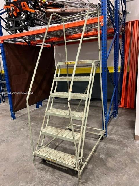 150  /   sq. ft. $ 2025-08-27 0 Photo