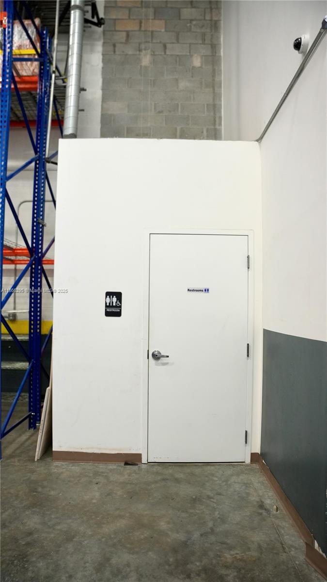 150  /   sq. ft. $ 2025-10-07 0 Photo