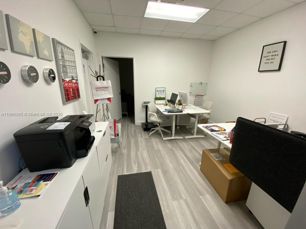 150  /   sq. ft. $ 2025-08-27 0 Photo