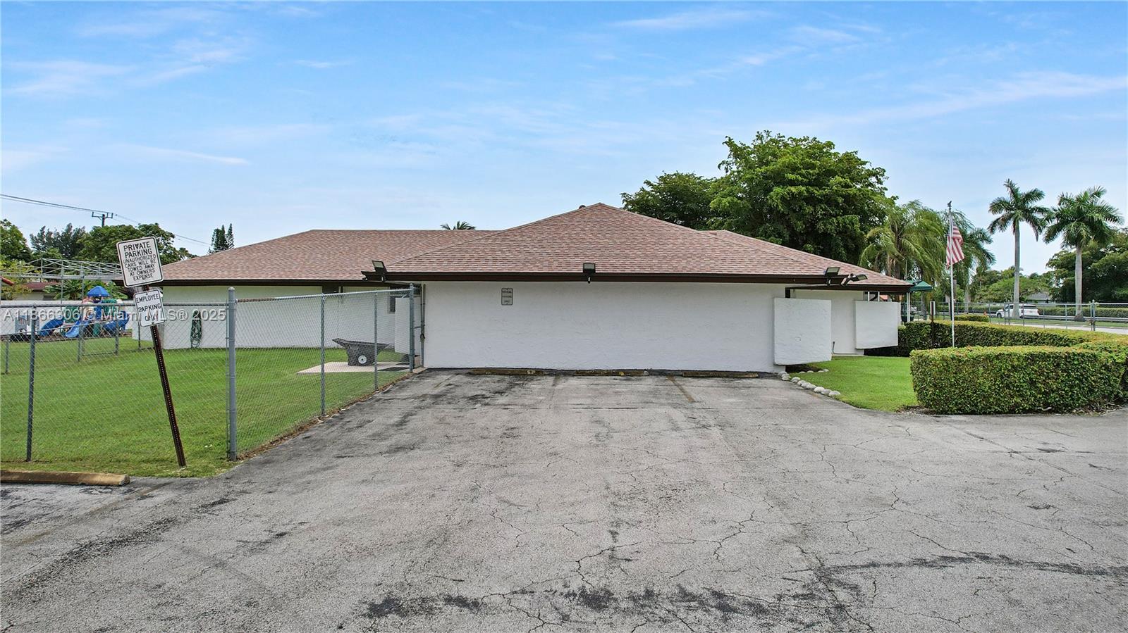 See details / sq. ft. $ 2025-08-27 0 Photo