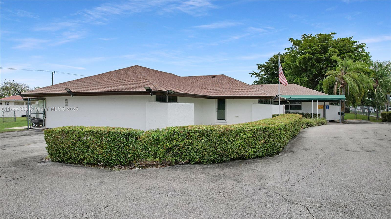 See details / sq. ft. $ 2025-08-27 0 Photo