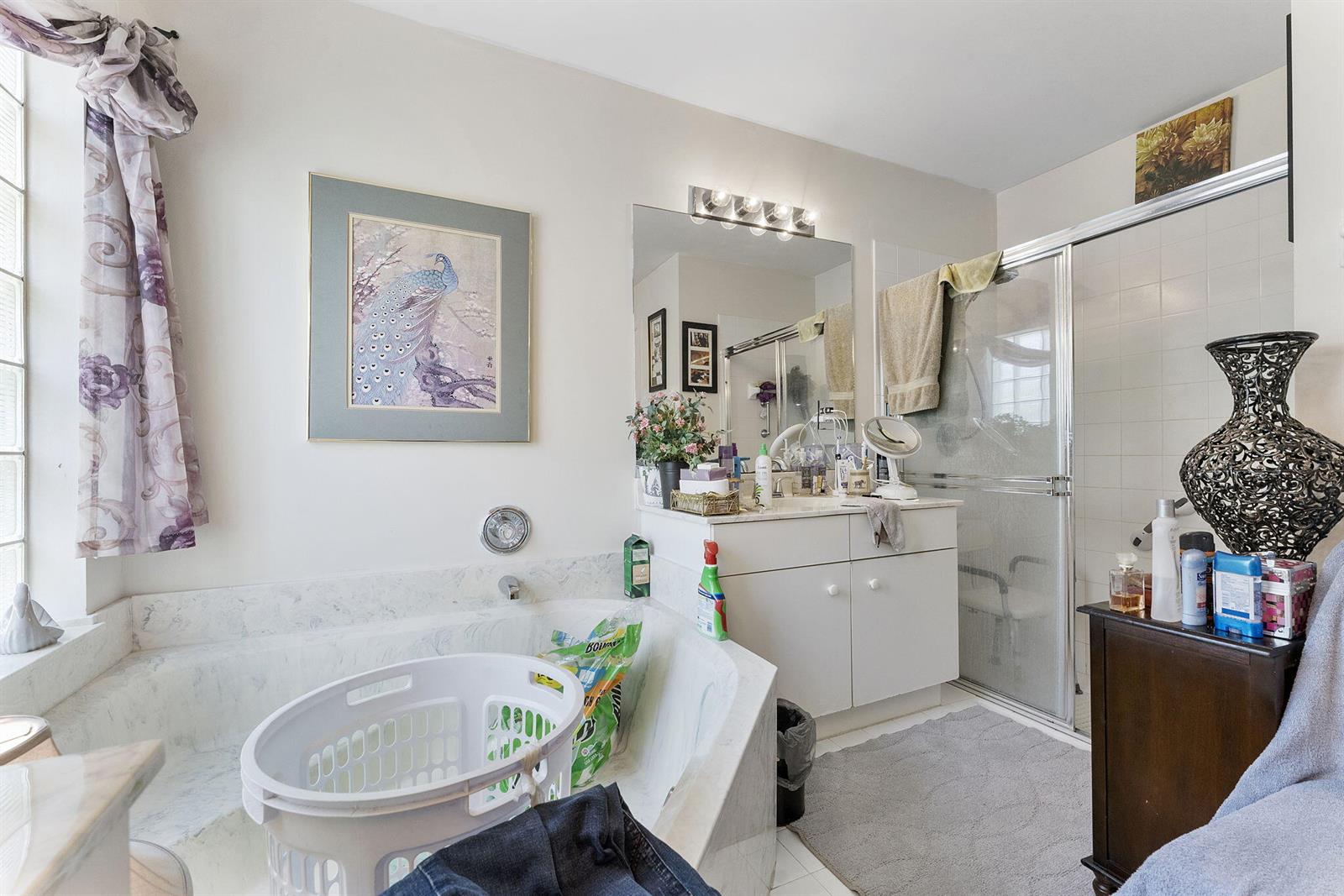 8207 3 / 2 1802 sq. ft. $ 2025-10-28 0 foto