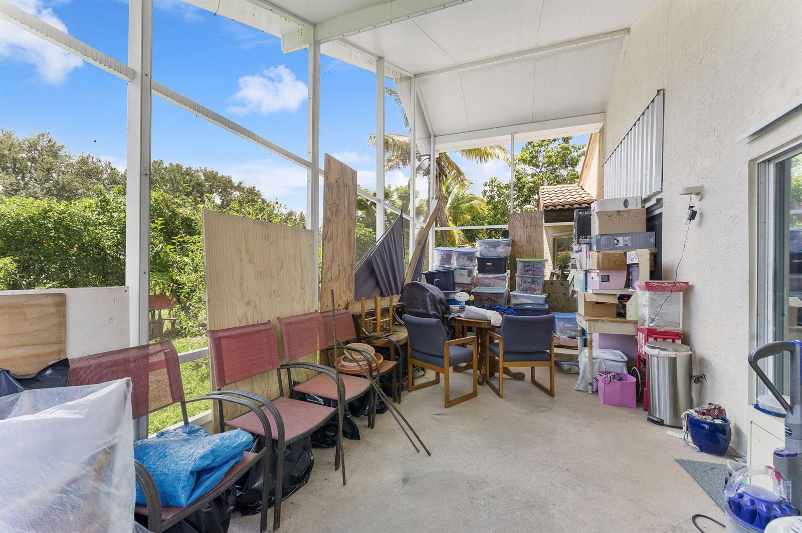 8207 3 / 2 1802 sq. ft. $ 2025-10-28 0 foto