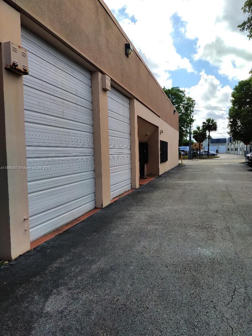 See details / sq. ft. $ 2025-08-27 0 Photo
