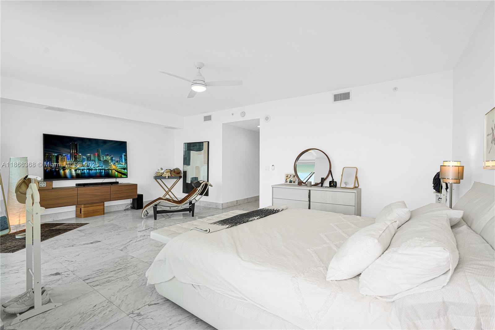Photo of 3951 Ocean Dr  #1901, Hollywood, Florida, 33019 - 
