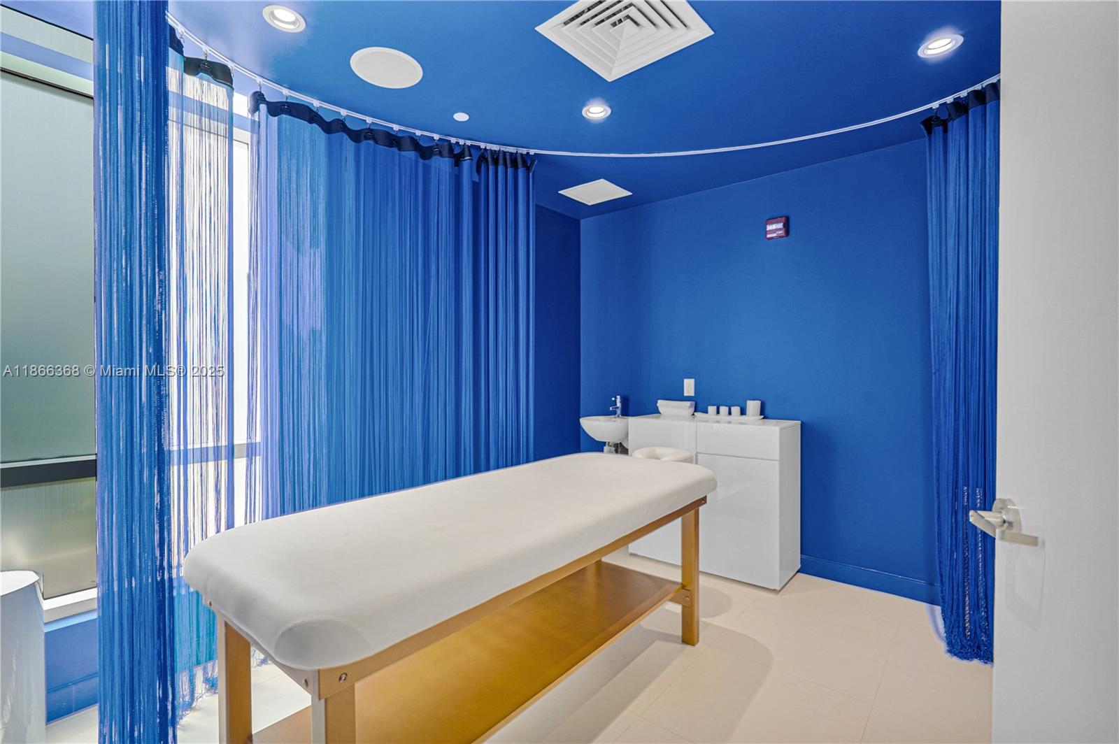 Photo of 3951 Ocean Dr  #1901, Hollywood, Florida, 33019 - 