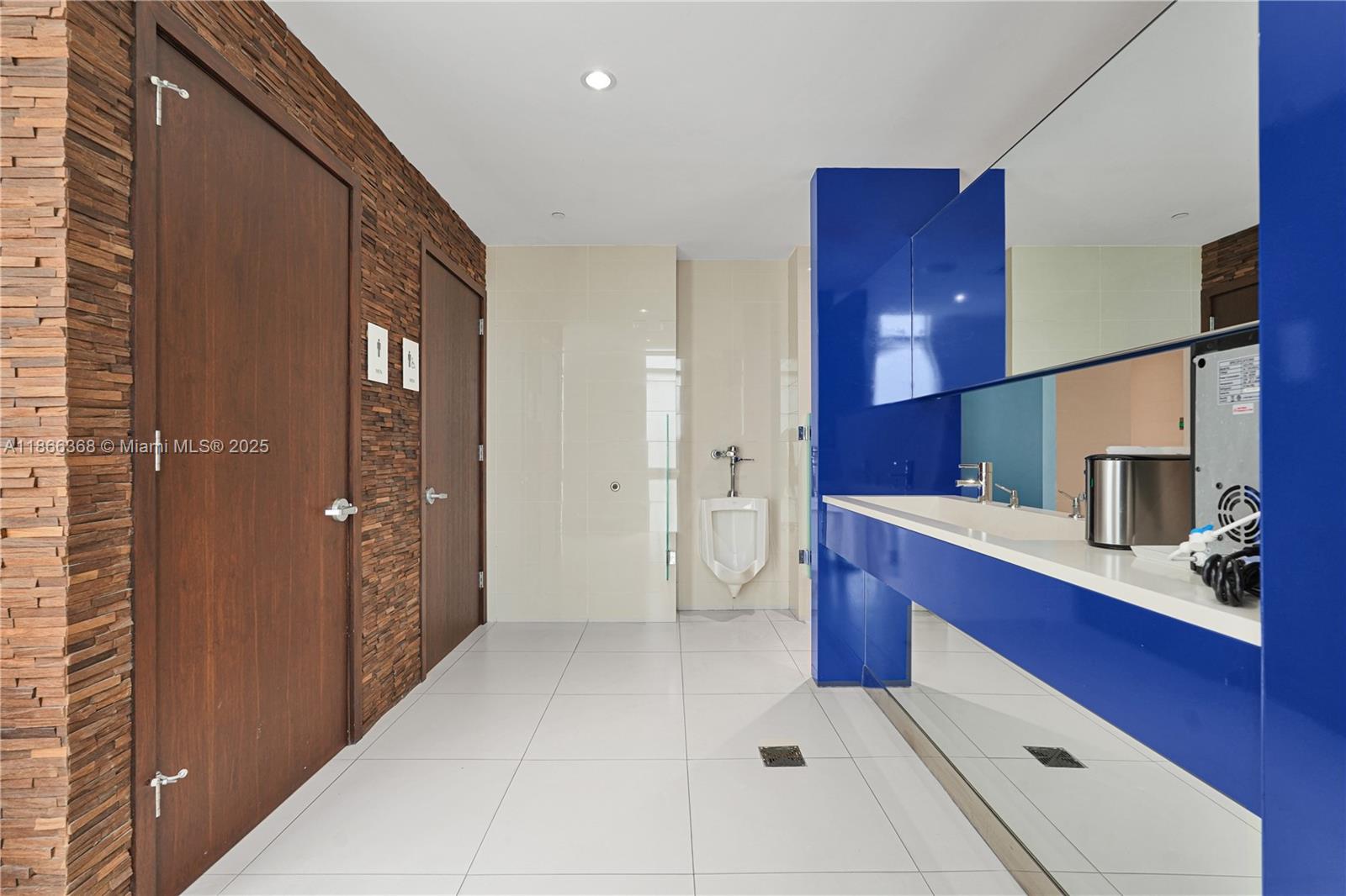 Photo of 3951 Ocean Dr  #1901, Hollywood, Florida, 33019 - 