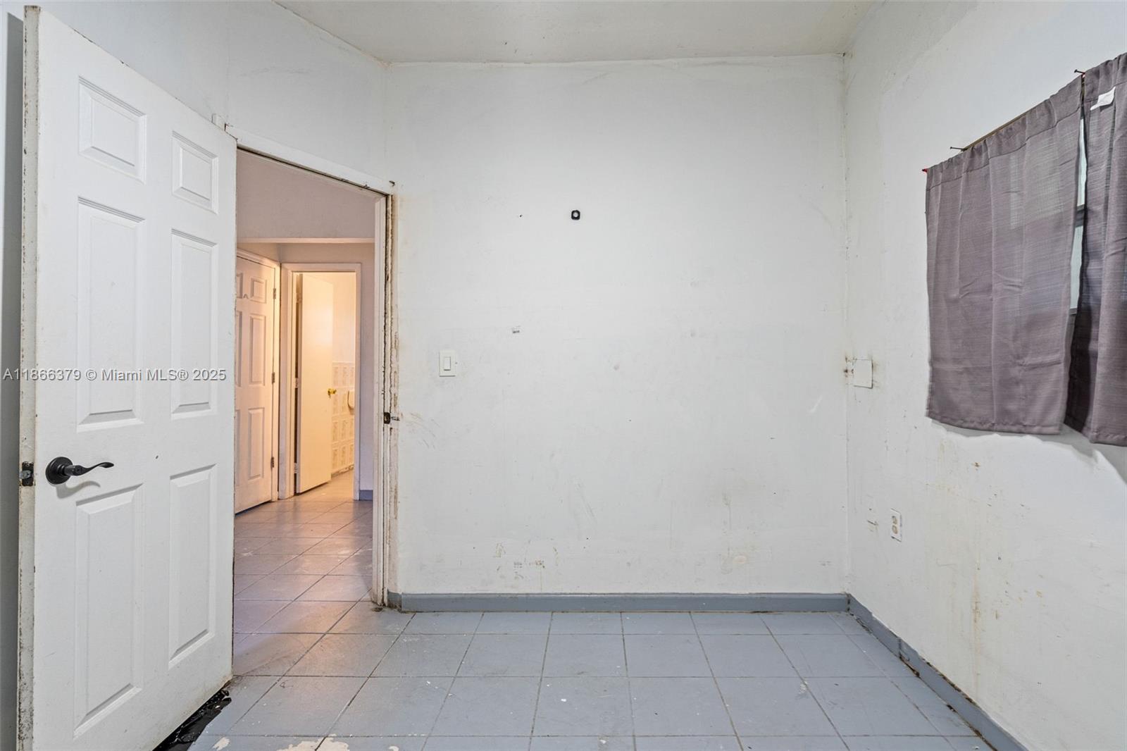 See details / sq. ft. $ 2025-08-27 0 Photo