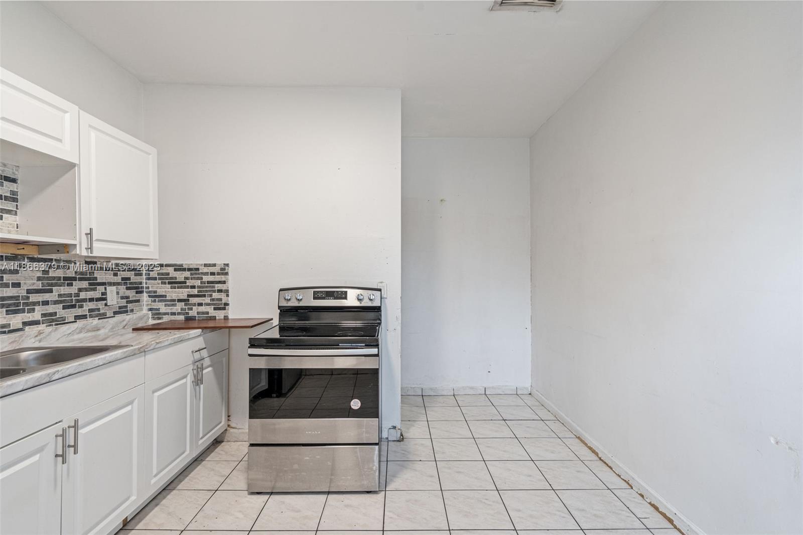 See details / sq. ft. $ 2025-08-27 0 Photo