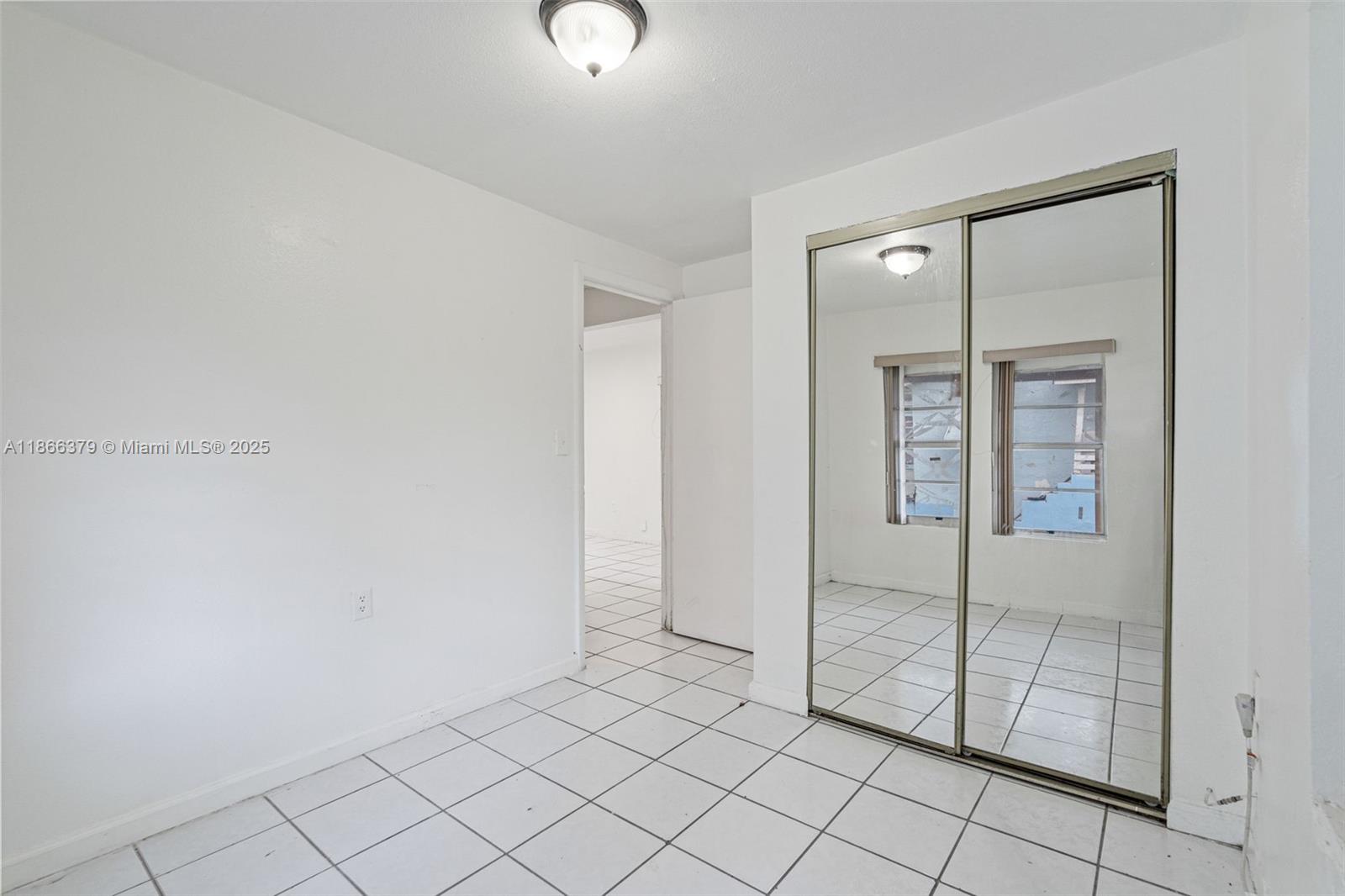 See details / sq. ft. $ 2025-08-27 0 Photo