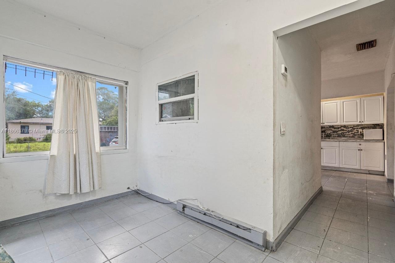 See details / sq. ft. $ 2025-08-27 0 Photo