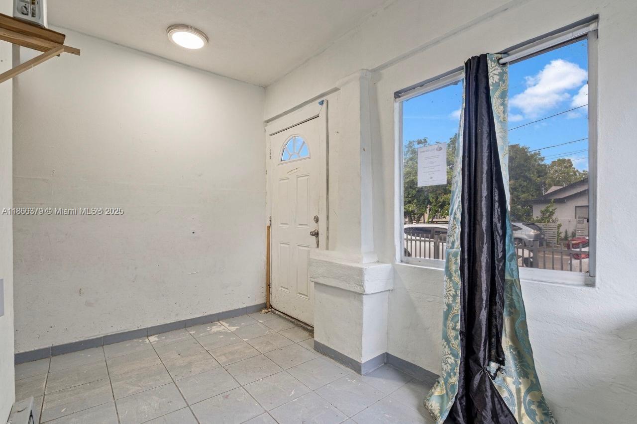 See details / sq. ft. $ 2025-08-27 0 Photo