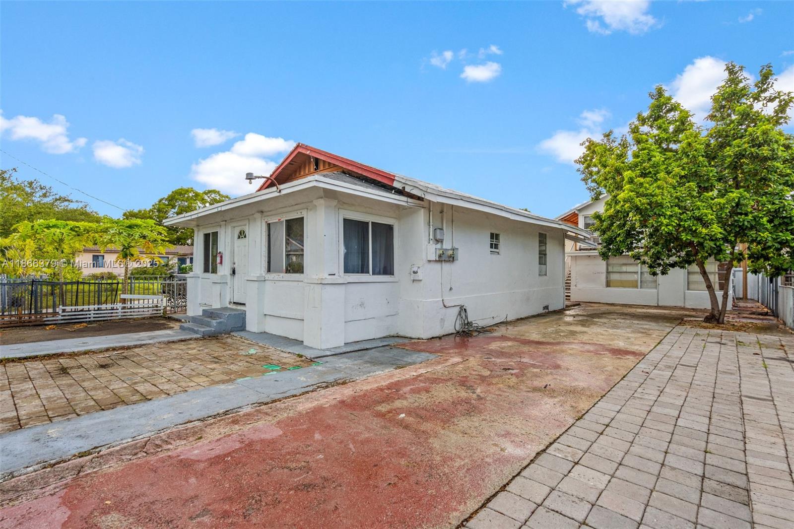 See details / sq. ft. $ 2025-08-27 0 Photo