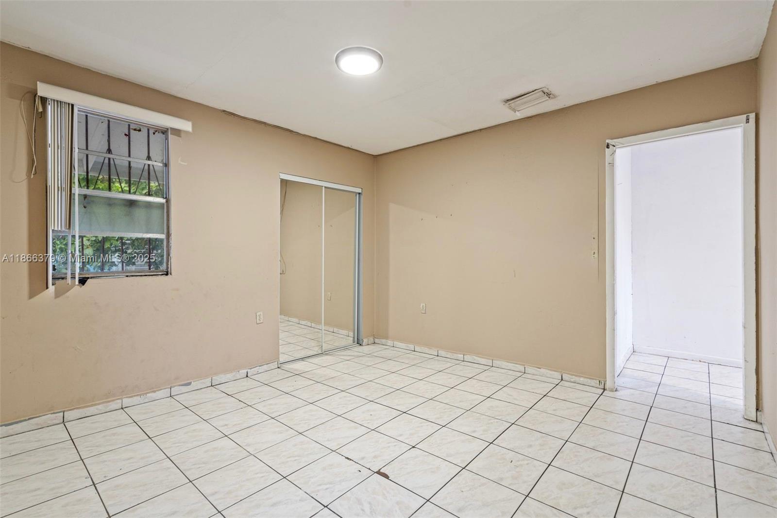 See details / sq. ft. $ 2025-08-27 0 Photo