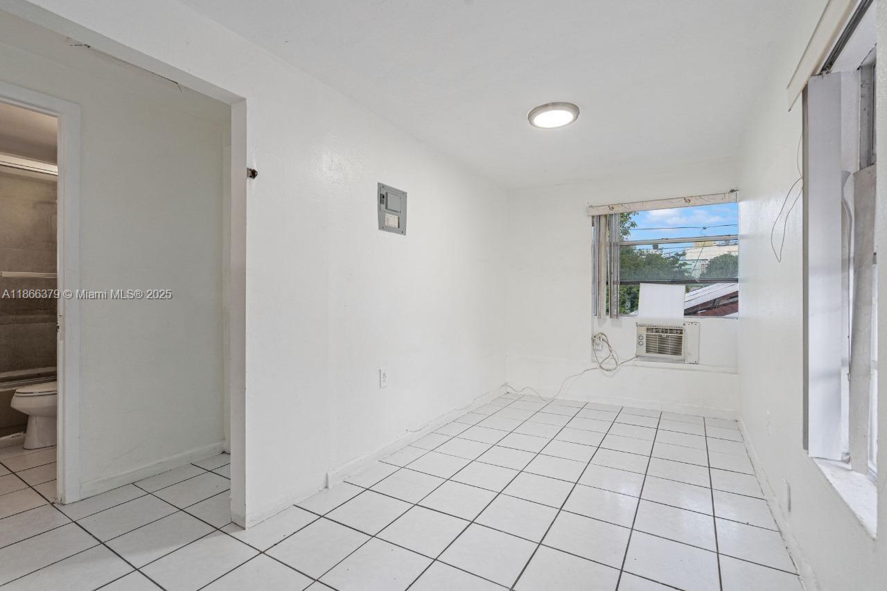 See details / sq. ft. $ 2025-08-27 0 Photo