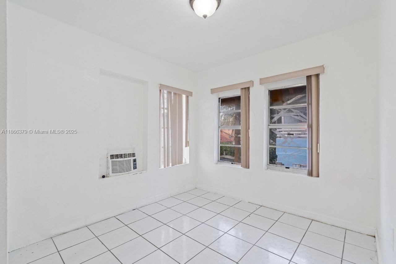 See details / sq. ft. $ 2025-08-27 0 Photo