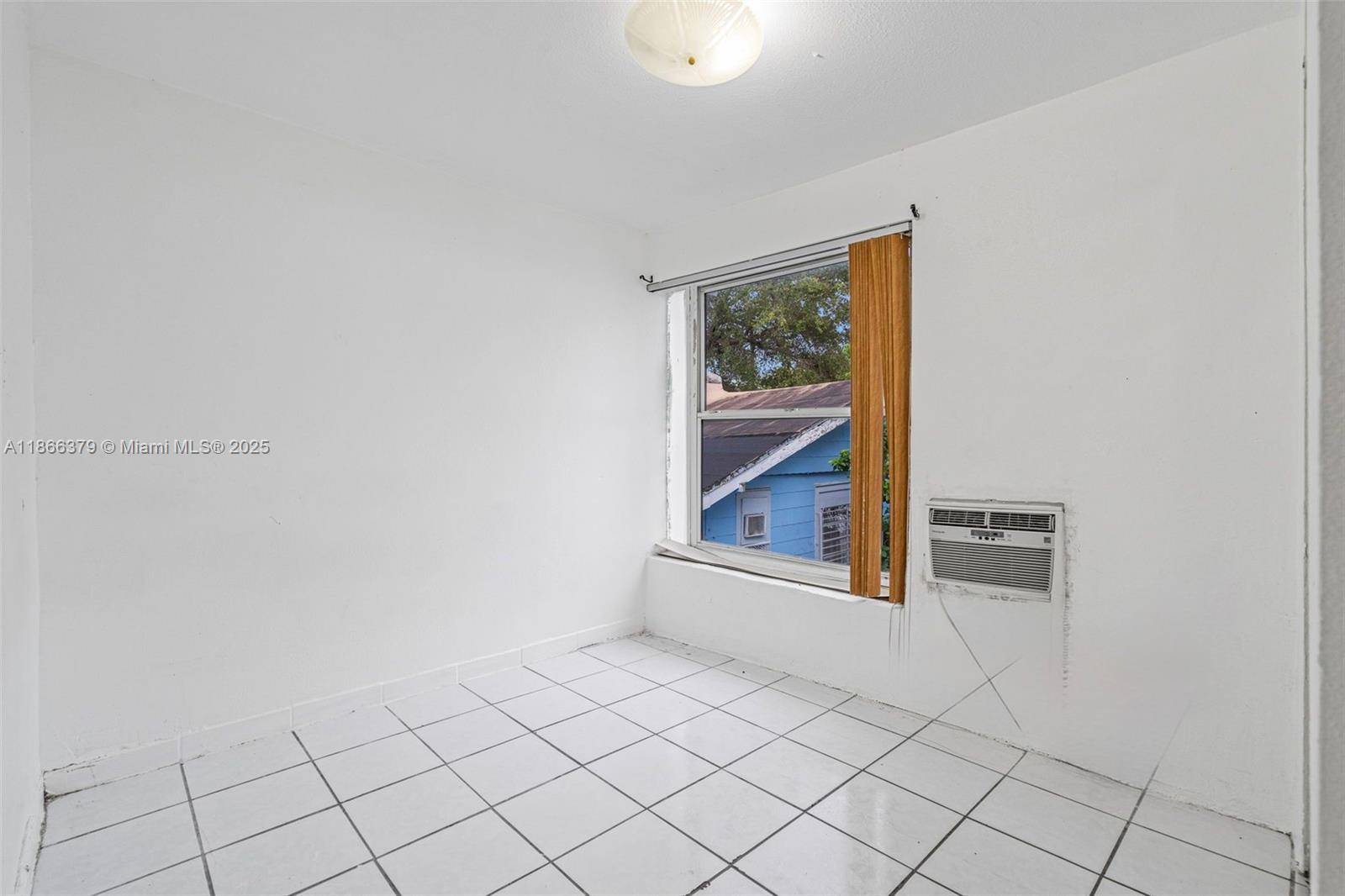 See details / sq. ft. $ 2025-08-27 0 Photo