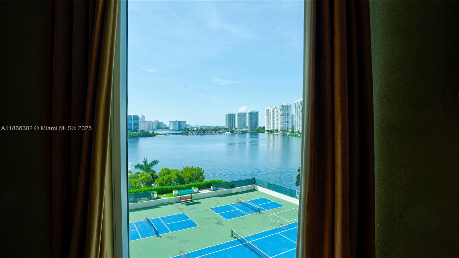 Photo of 3370 Hidden Bay Dr  #909, Aventura, Florida, 33180 - 