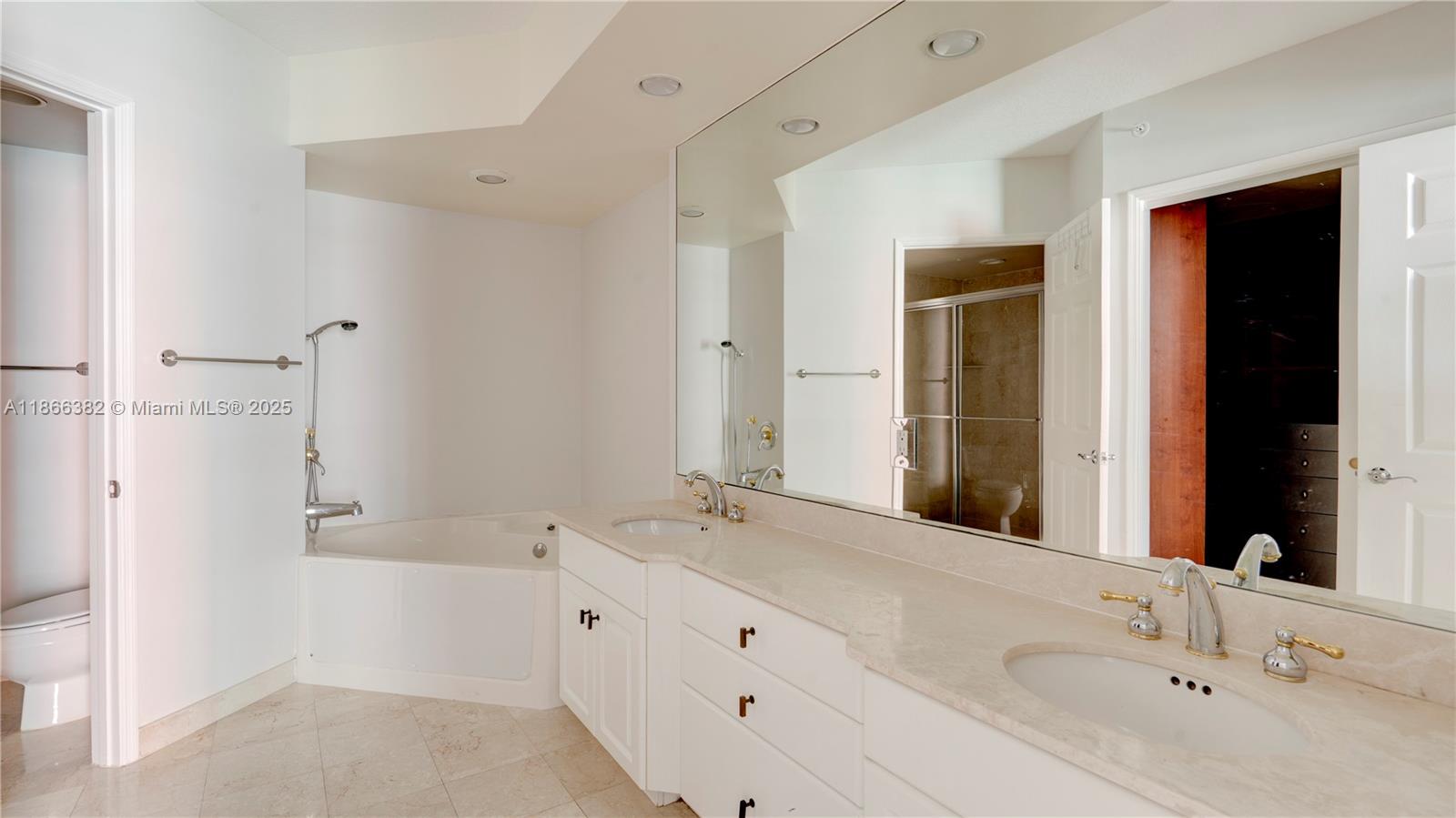 Photo of 3370 Hidden Bay Dr  #909, Aventura, Florida, 33180 - 