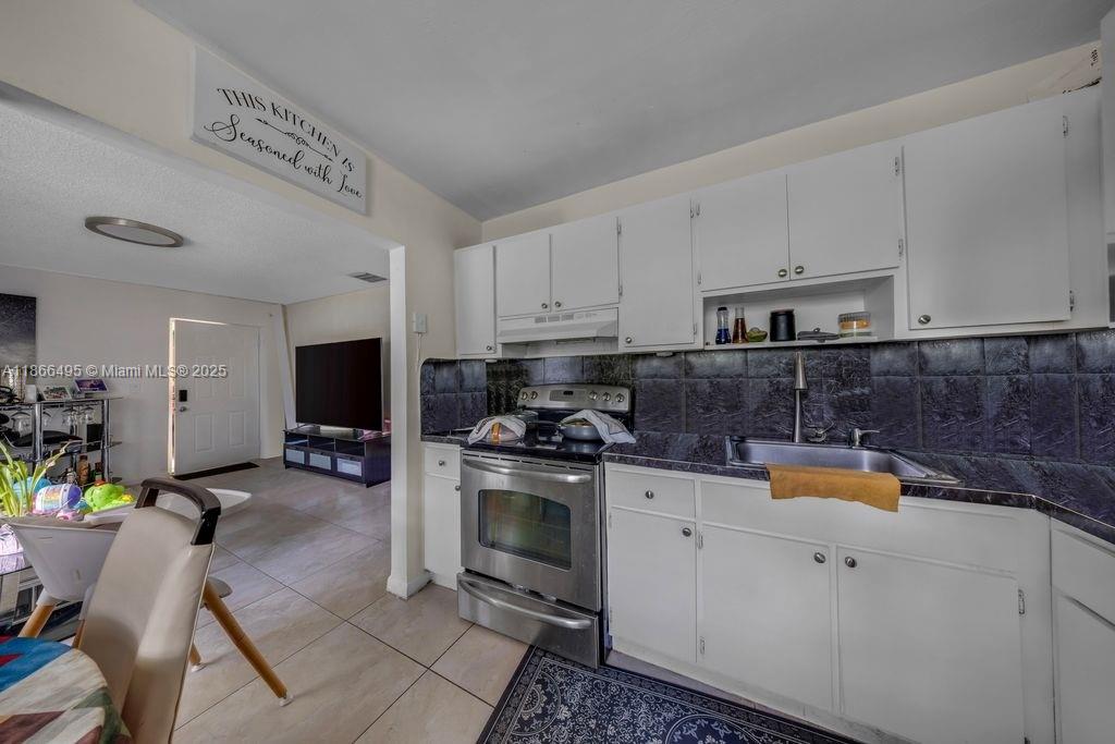 See details / 3381 sq. ft. $ 2025-08-27 0 Photo