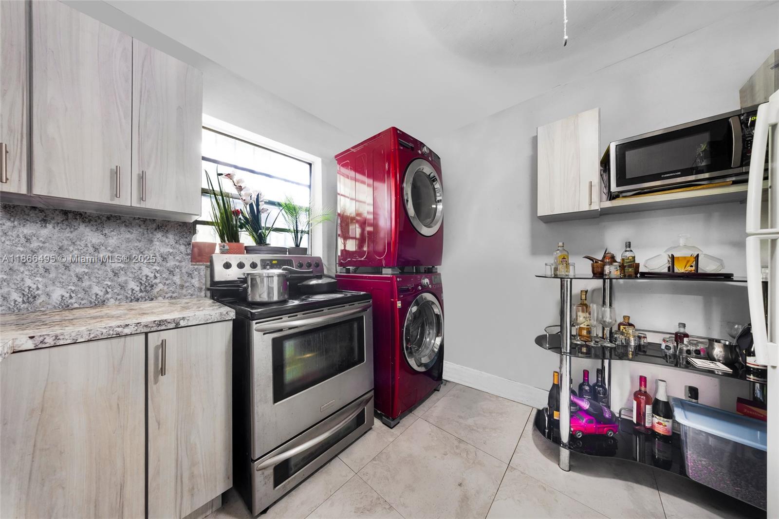 See details / 3381 sq. ft. $ 2025-08-27 0 Photo