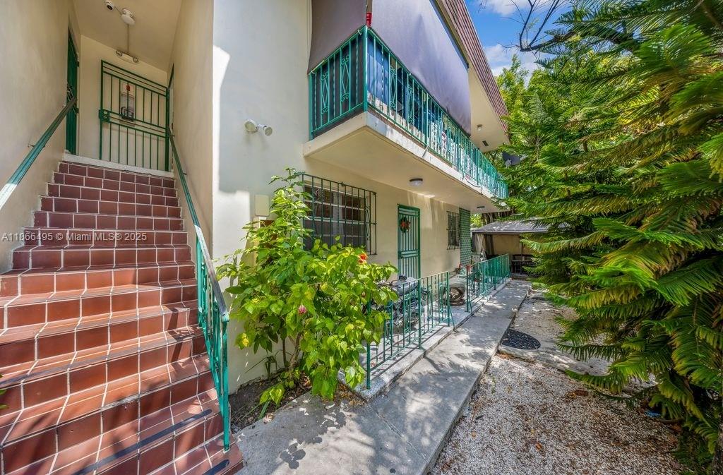 See details / 3381 sq. ft. $ 2025-08-27 0 Photo