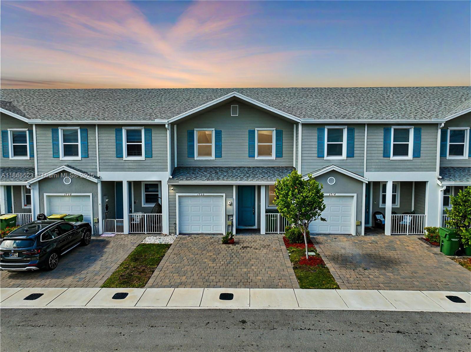 Ver detalles 1720 3 / 3 1488 sq. ft. $ 2025-08-27 0 foto