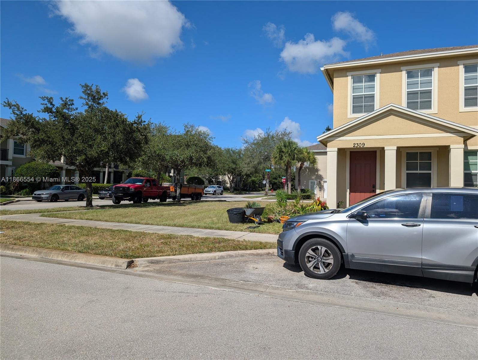 See details / sq. ft. $ 2025-08-27 0 Photo
