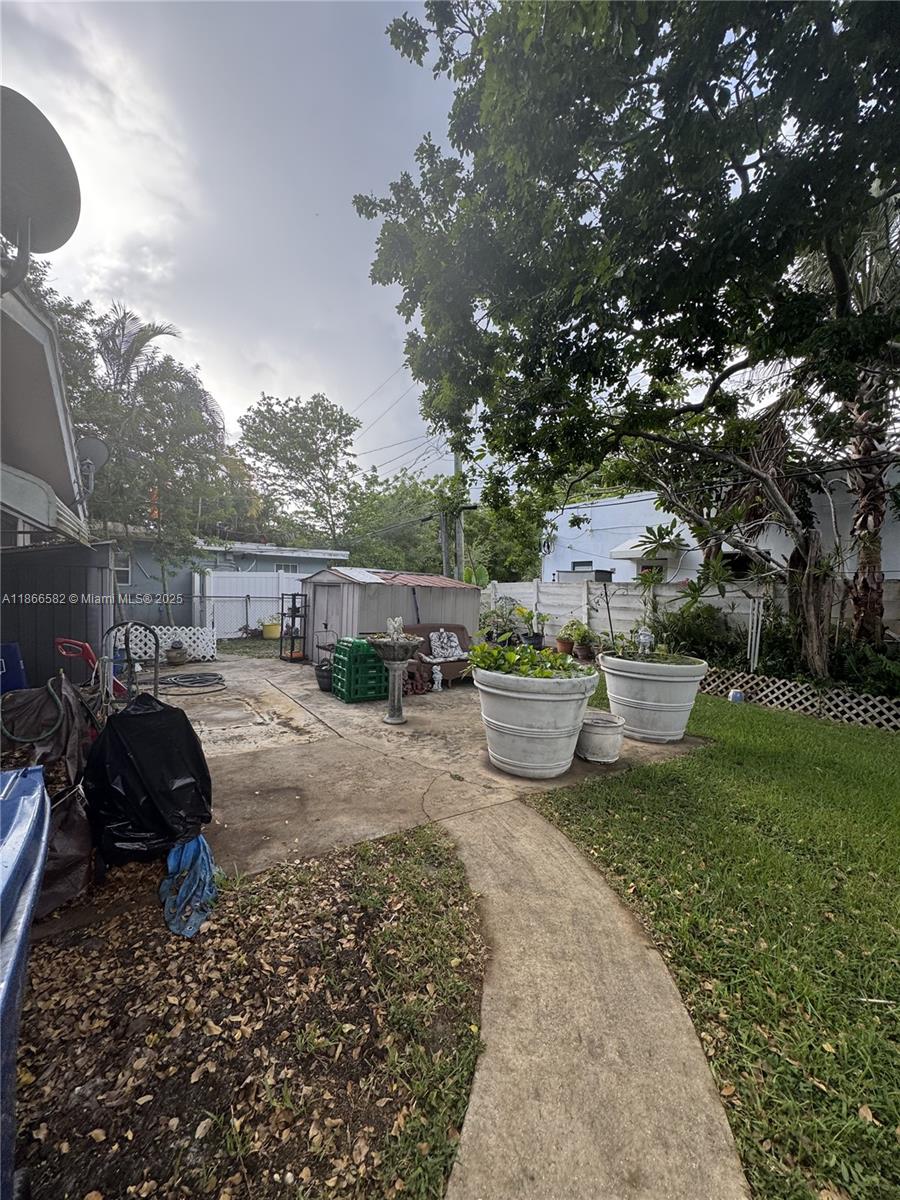 See details / sq. ft. $ 2025-08-27 0 Photo