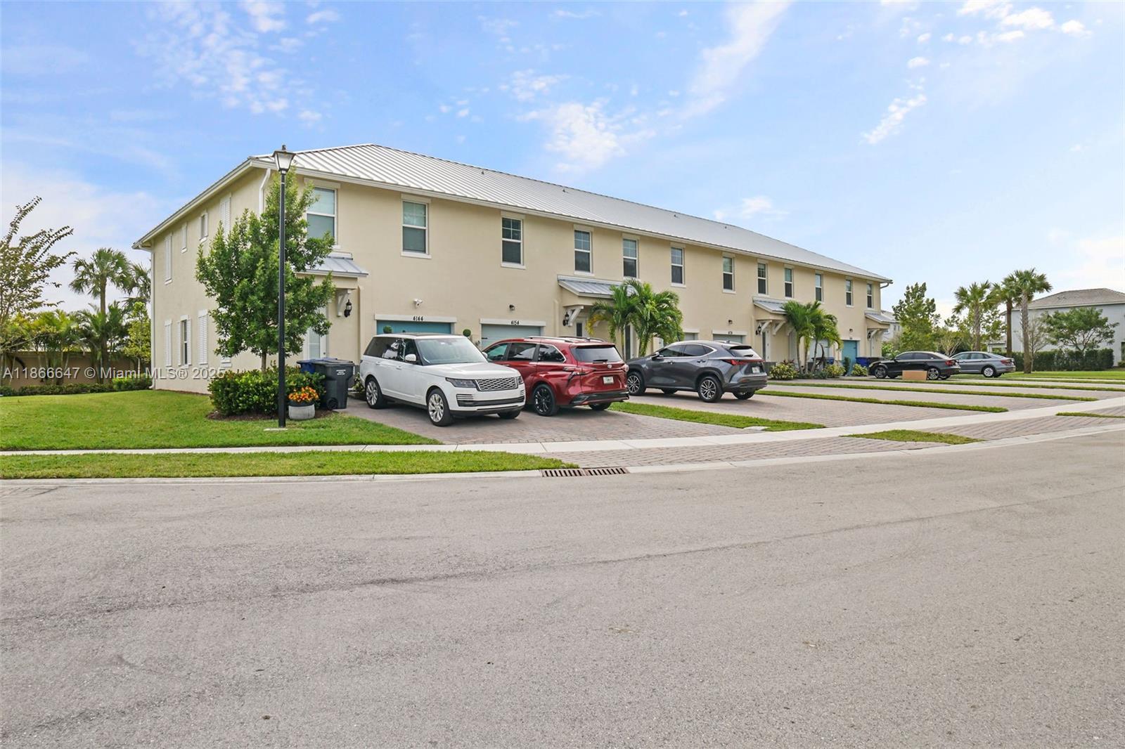 4154 3 / 3 1421 sq. ft. $ 2025-08-27 0 Photo