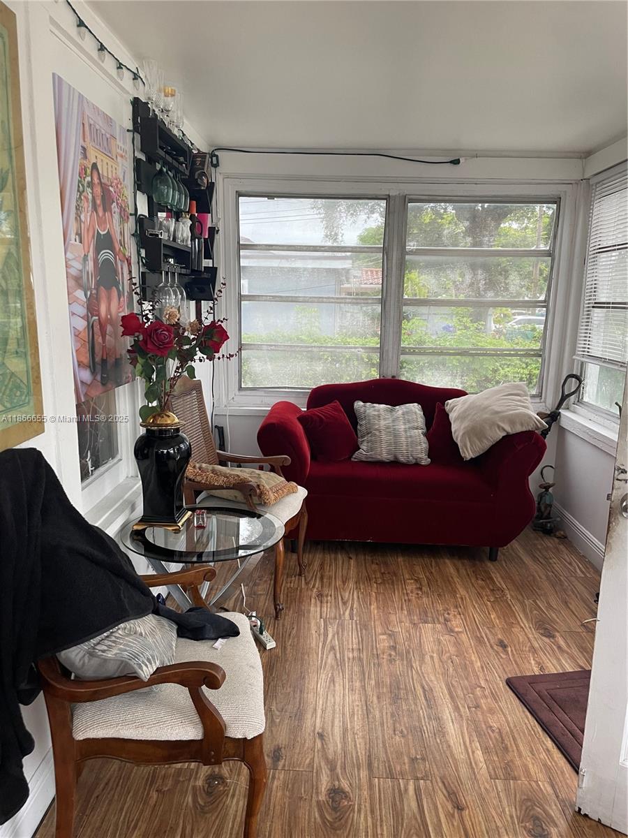 See details / 1641 sq. ft. $ 2025-08-27 0 Photo