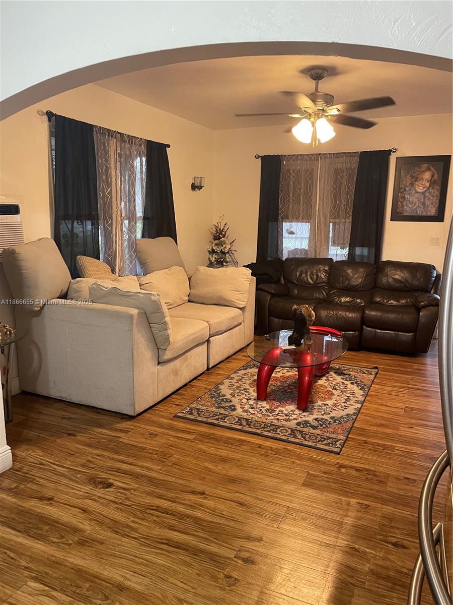 See details / 1641 sq. ft. $ 2025-08-27 0 Photo