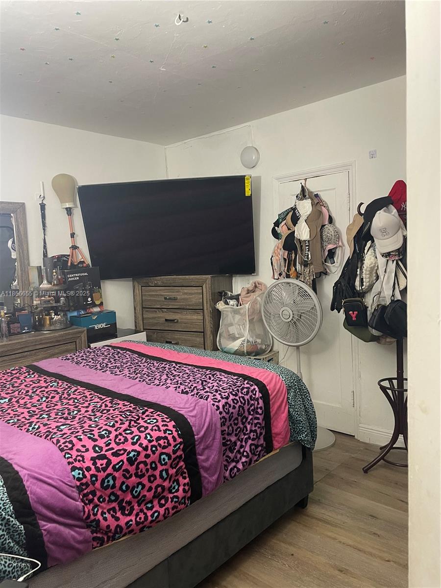 See details / 1641 sq. ft. $ 2025-08-27 0 Photo