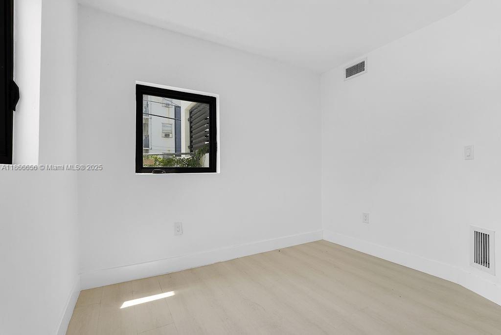   /  2752 sq. ft. $ 2025-08-27 0 Photo
