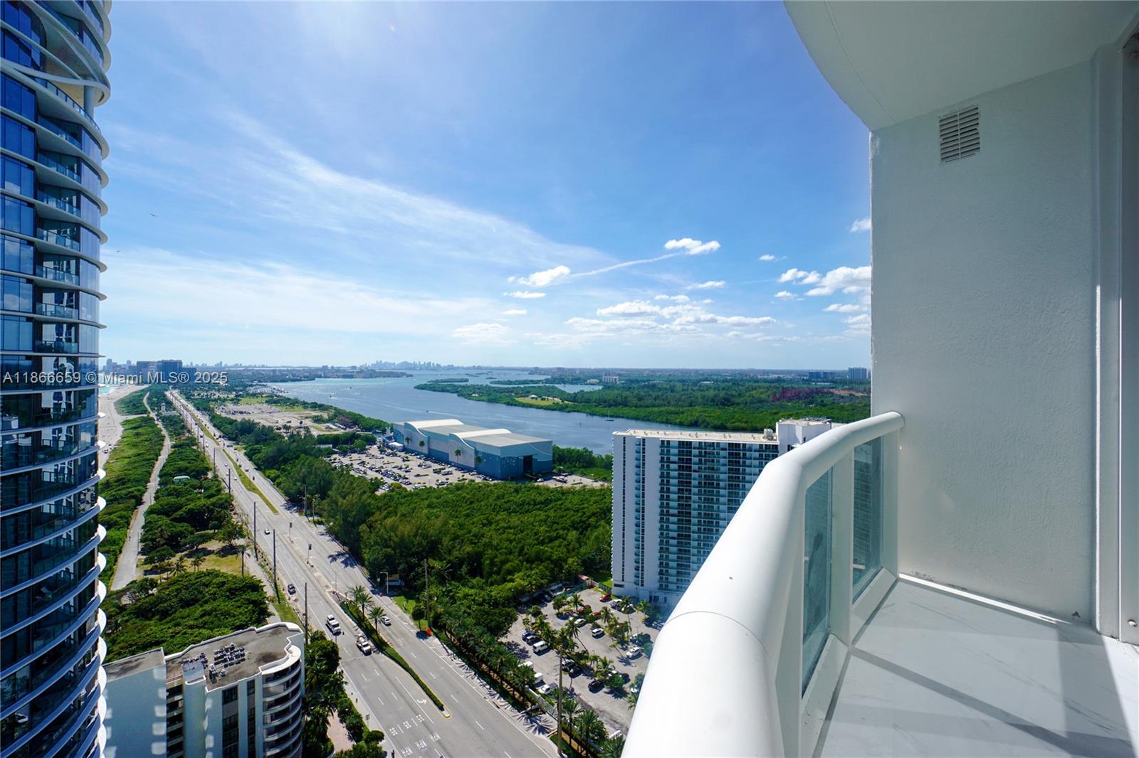 See details 2606 2 / 4 2558 sq. ft. $ 2025-08-27 0 Photo