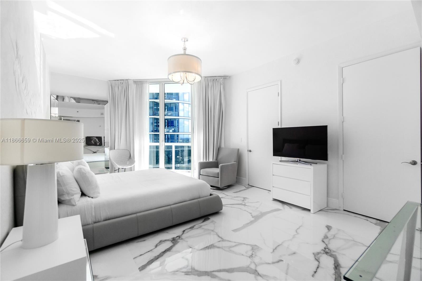 See details 2606 2 / 4 2558 sq. ft. $ 2025-08-27 0 Photo