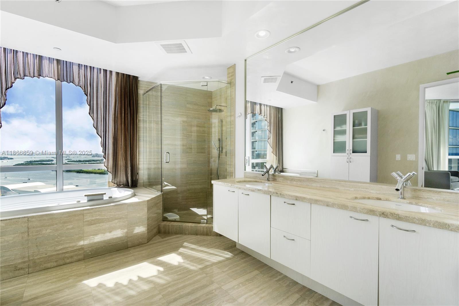 See details 2606 2 / 4 2558 sq. ft. $ 2025-08-27 0 Photo