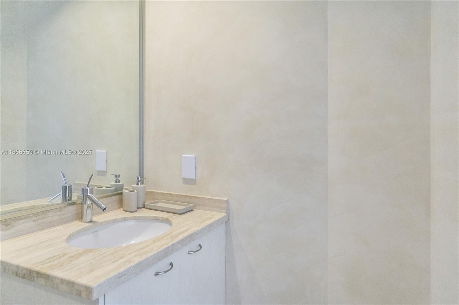 See details 2606 2 / 4 2558 sq. ft. $ 2025-08-27 0 Photo