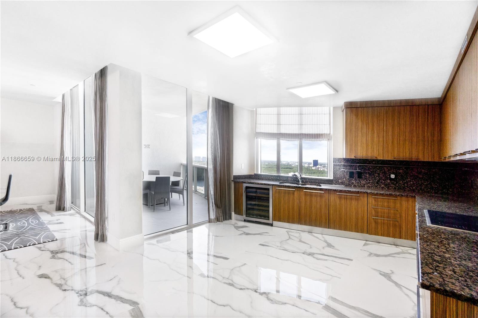 See details 2606 2 / 4 2558 sq. ft. $ 2025-08-27 0 Photo