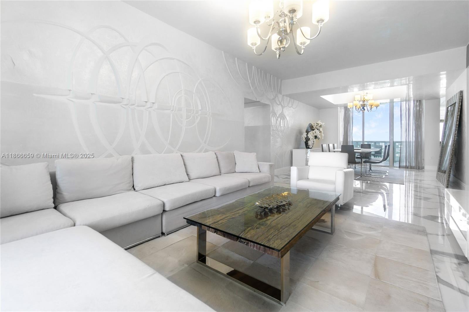 See details 2606 2 / 4 2558 sq. ft. $ 2025-08-27 0 Photo