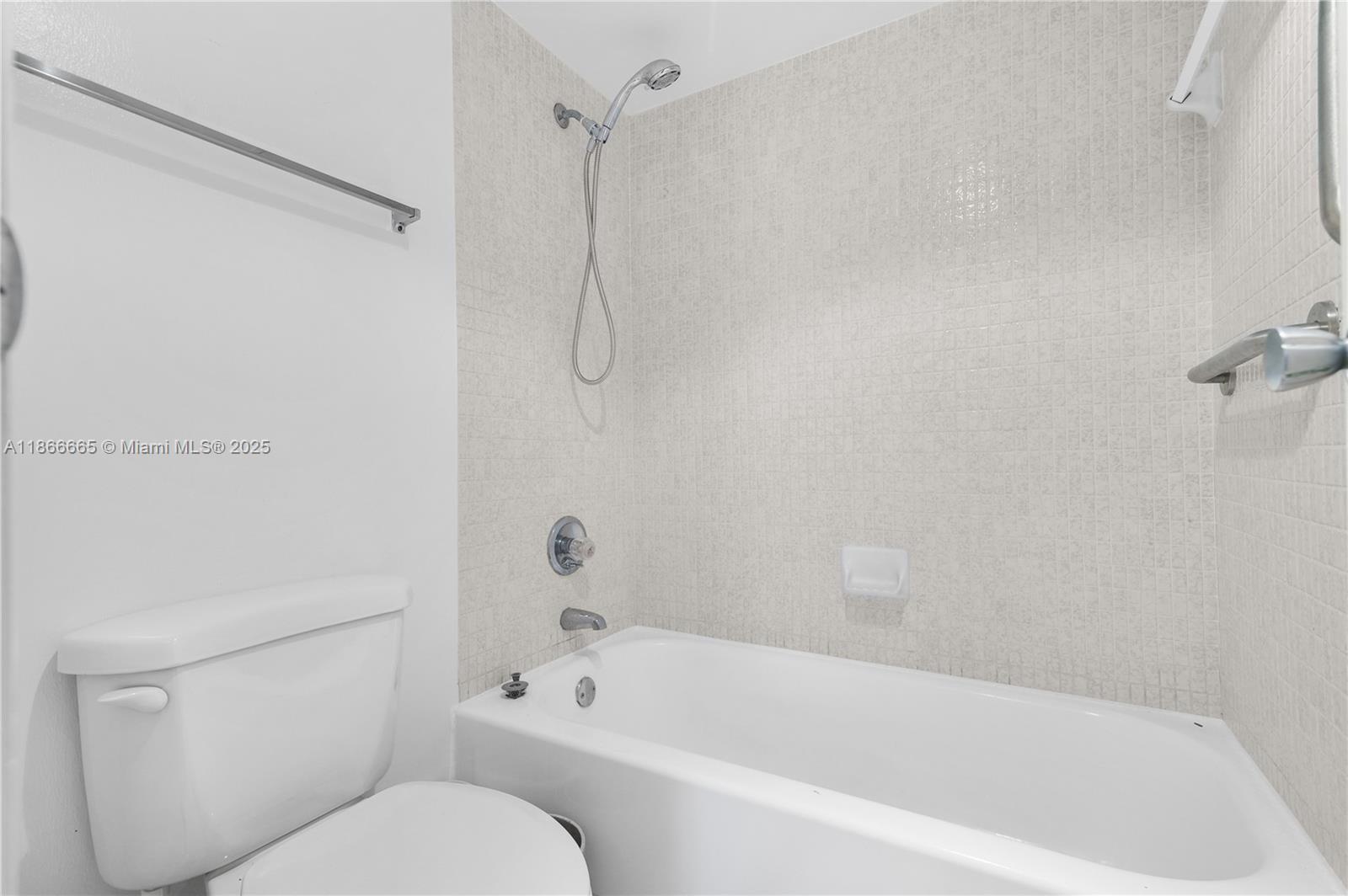 Photo of 20301 Country Club Dr  #PH-28, Aventura, Florida, 33180 - 