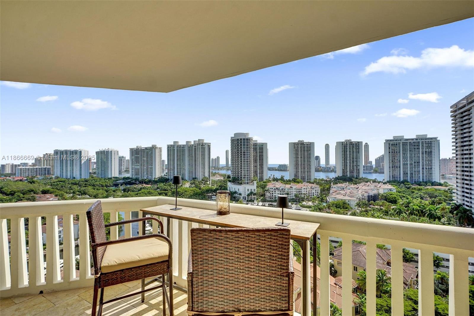 1909 3 / 3 1950 sq. ft. $ 2025-08-27 0 Photo
