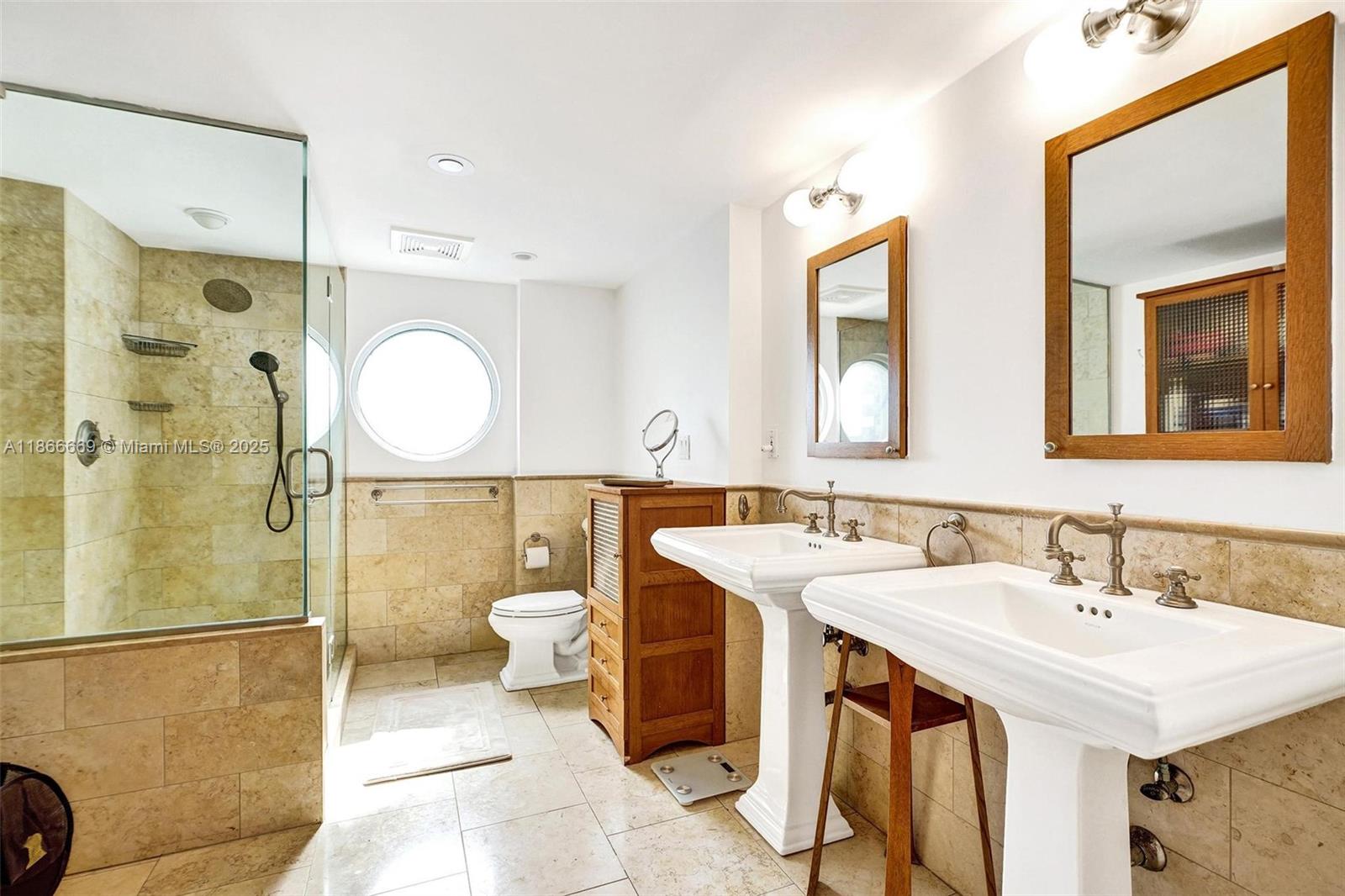 1909 3 / 3 1950 sq. ft. $ 2025-08-27 0 Photo