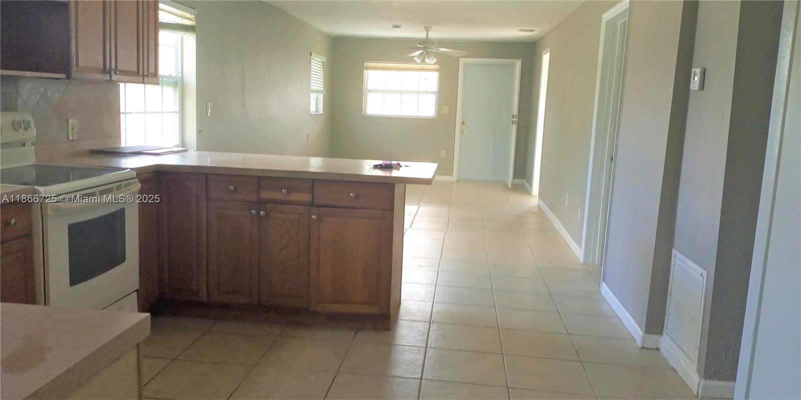   /   sq. ft. $ 2025-08-27 0 Photo