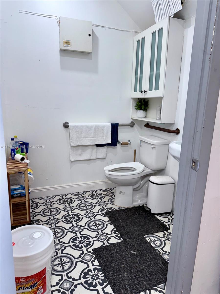 See details 127 / sq. ft. $ 2025-08-28 0 Photo