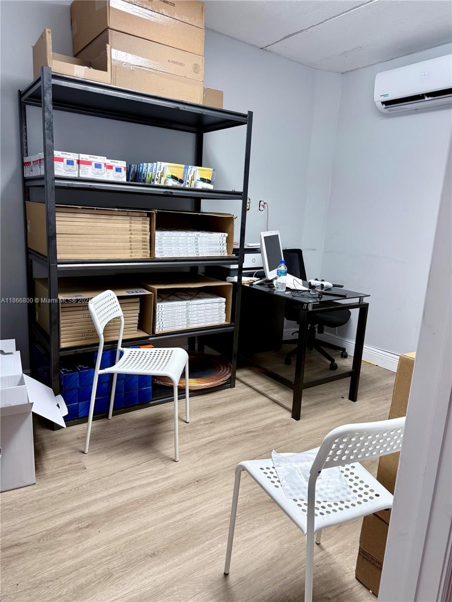 See details 127 / sq. ft. $ 2025-08-28 0 Photo